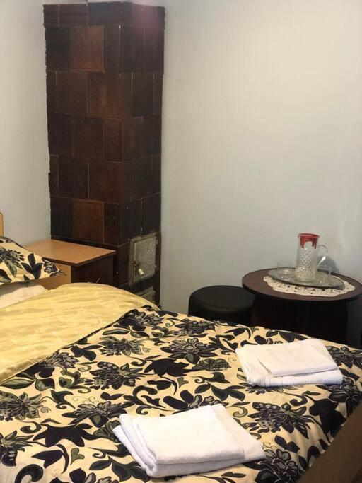Casuta Bunicilor Isverna Otel Dış mekan fotoğraf
