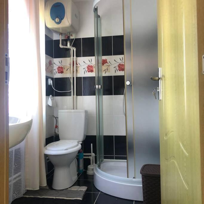 Casuta Bunicilor Isverna Otel Dış mekan fotoğraf