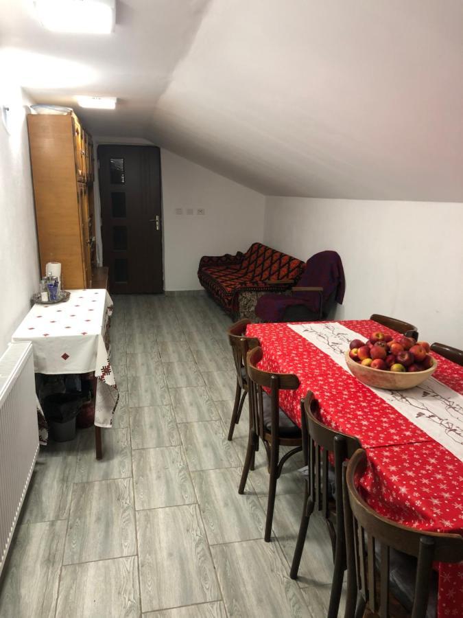 Casuta Bunicilor Isverna Otel Dış mekan fotoğraf