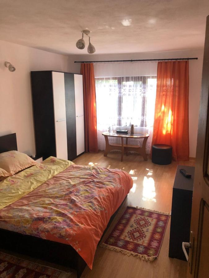 Casuta Bunicilor Isverna Otel Dış mekan fotoğraf