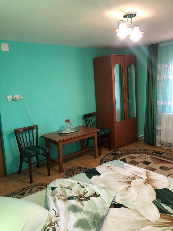 Casuta Bunicilor Isverna Otel Dış mekan fotoğraf